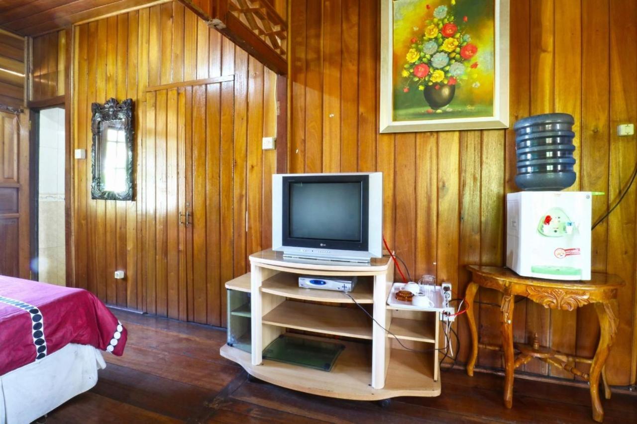 Hotel Aquarius Orange Puncak Exterior foto