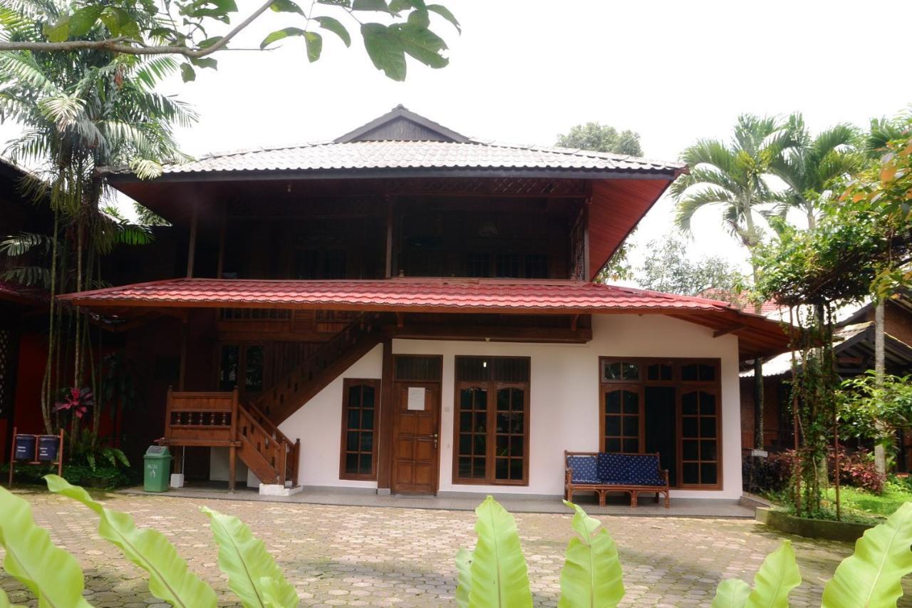 Hotel Aquarius Orange Puncak Exterior foto